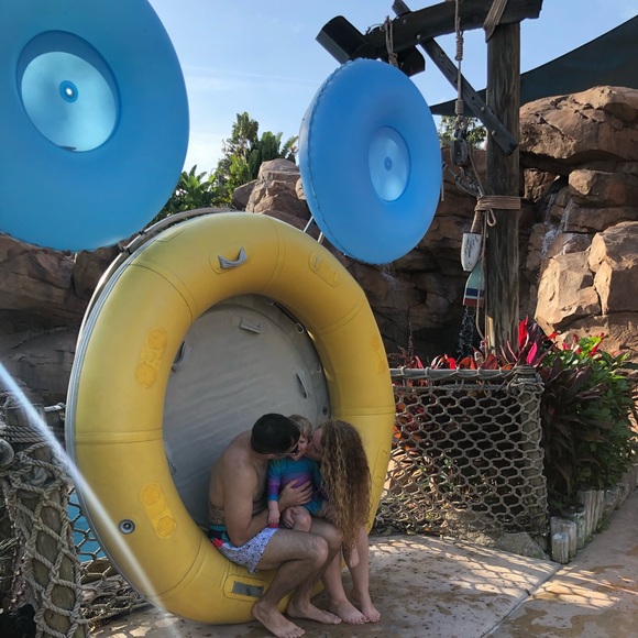 Meet your Posher, Lindsey - Picture 2 of 4